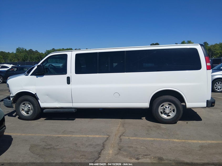2016 Chevrolet 4.8 Express 3500 Ls white Lot 111044815428 Vin 1GAZGNFFXG1210355