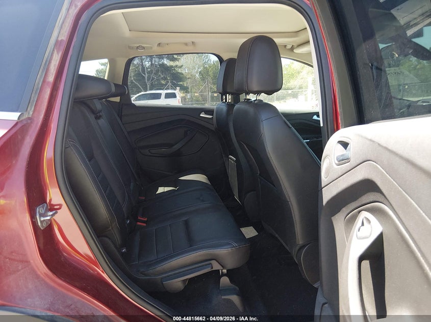 2016 Ford Escape 2.0 Titanium red Lot 111044815662 Vin 1FMCU9J92GUB98467