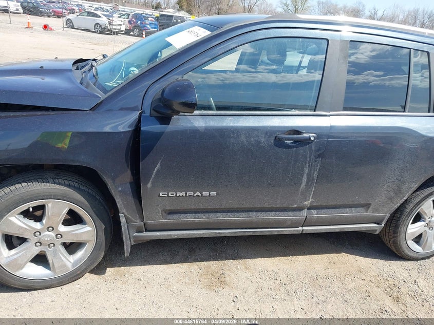 1C4NJDEB2ED665700 2014 Jeep Compass 2.4 Latitude blue