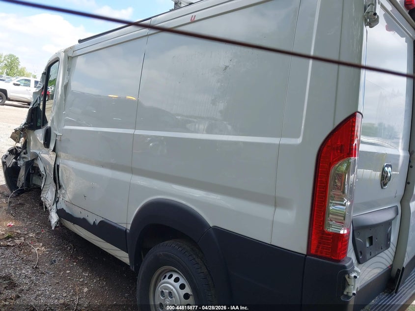 Vin: 3c6lrvng6re152799, lot: 45313149, ram promaster 1500 low roof 118 wb w/pass seat 20243