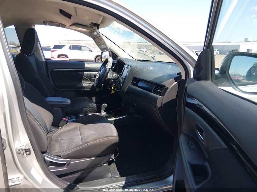 2019 Mitsubishi Outlander Es