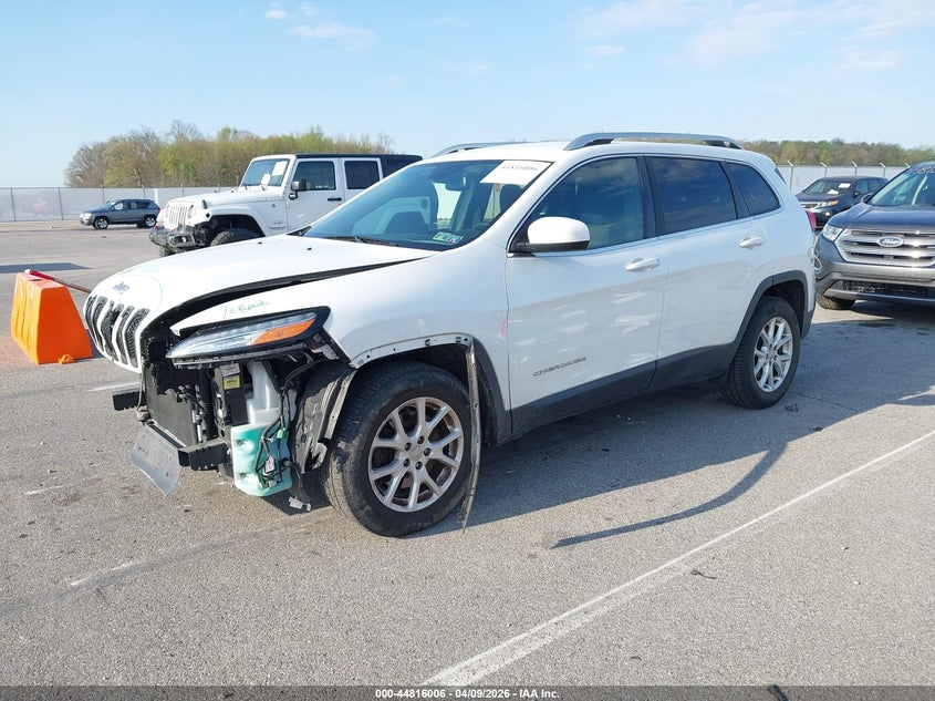 2015 Jeep Cherokee 2.4 Latitude white Lot 111044816006 Vin 1C4PJMCB3FW744178