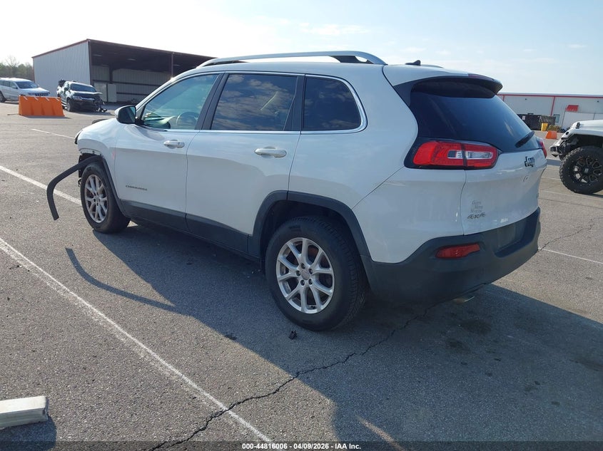 2015 Jeep Cherokee 2.4 Latitude white Lot 111044816006 Vin 1C4PJMCB3FW744178