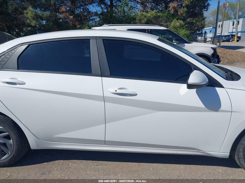2024 HYUNDAI ELANTRA SEL — Photo 13