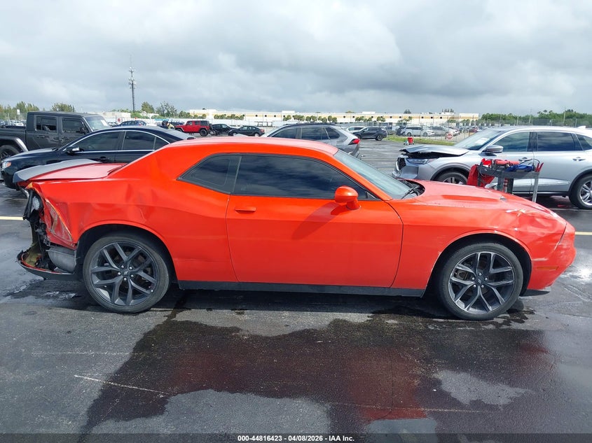 2022 Dodge Challenger 3.6 Sxt orange Lot 111044816423 Vin 2C3CDZAG0NH238438