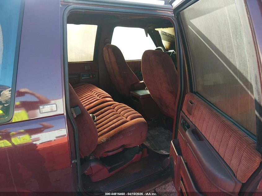 1993 Chevrolet Suburban C1500 VIN: 1GNEC16K2PJ302087 Lot: 44816468