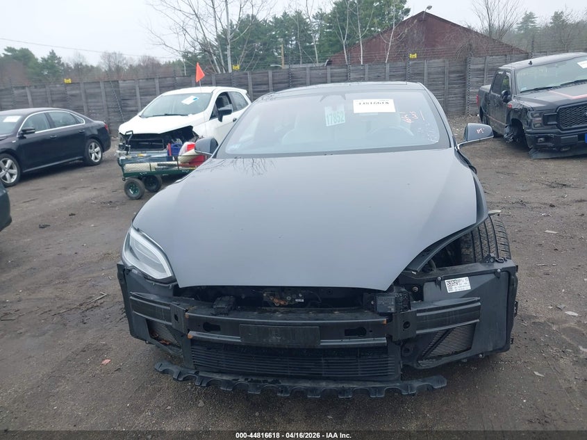 5YJSA1E40JF293215 2018 Tesla Model s 100D/75D/P100D grey