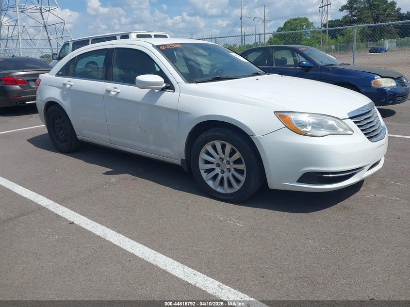 2013 Chrysler 200 Lx