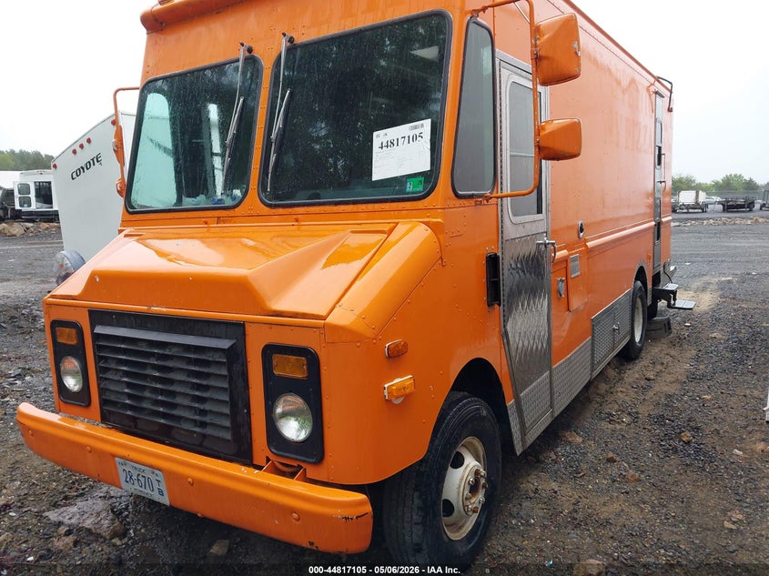 1994 CHEVROLET P30 auction photo 2