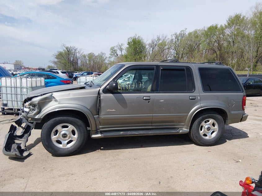 2000 Ford Explorer Limited VIN: 1FMZU75E6YZC08752 Lot: 44817173