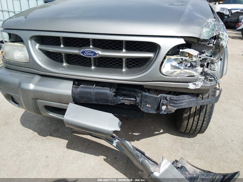 2000 Ford Explorer Limited VIN: 1FMZU75E6YZC08752 Lot: 44817173