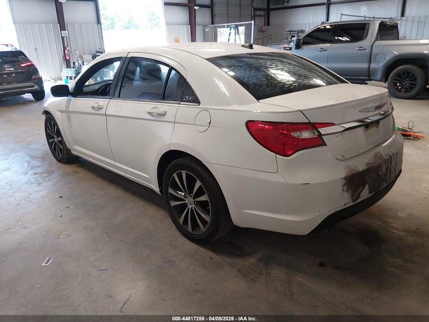2014 Chrysler 200 Touring