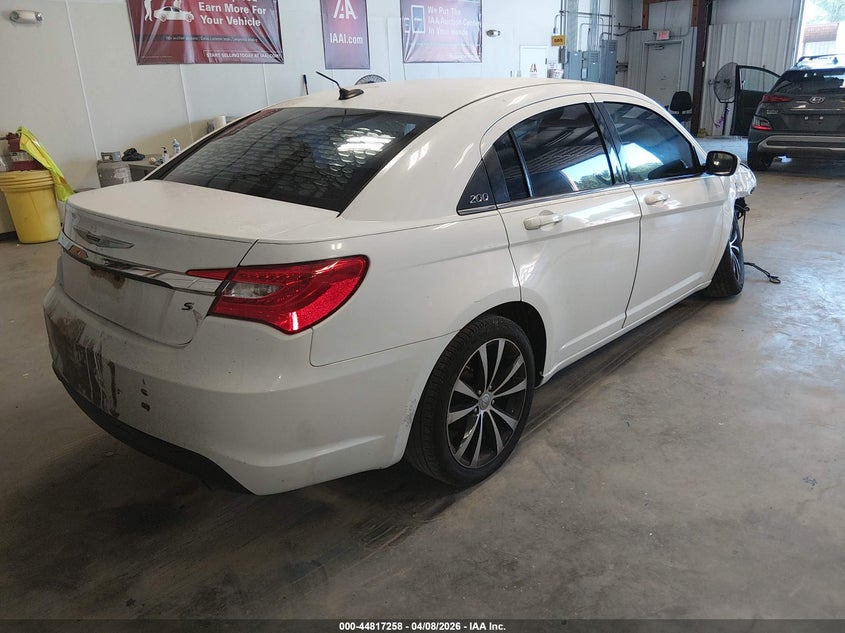 2014 Chrysler 200 Touring