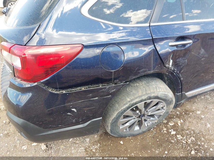 2018 Subaru Outback 3.6R Touring VIN: 4S4BSETC0J3226685 Lot: 44817358