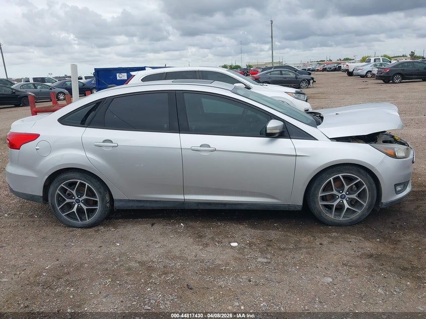 2018 Ford Focus 2.0 Sel silver Lot 111044817430 Vin 1FADP3H25JL302510