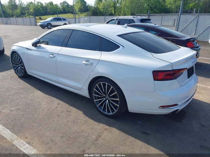 2019 Audi A5 2.0 45 Premium white Lot 111044817437 Vin WAUBNDF53KA041012
