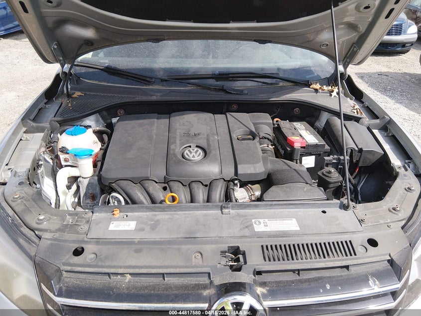 2013 Volkswagen Passat 2.5L Se VIN: 1VWBH7A35DC011693 Lot: 44817580