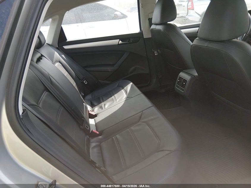 2013 Volkswagen Passat 2.5L Se VIN: 1VWBH7A35DC011693 Lot: 44817580