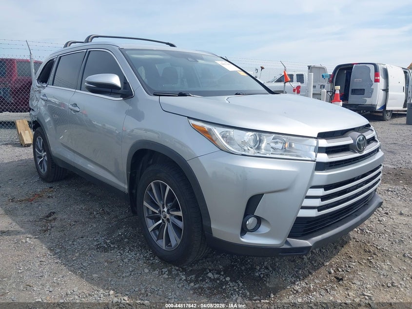 2019 TOYOTA HIGHLANDER XLE