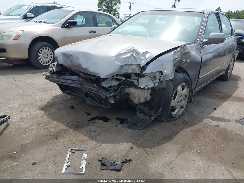 2000 Honda Accord 2.3 Ex VIN: 1HGCG5659YA134683 Lot: 44817737