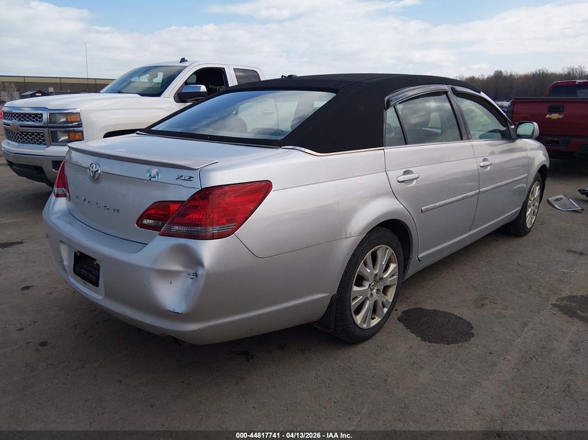 2010 Toyota Avalon Xls