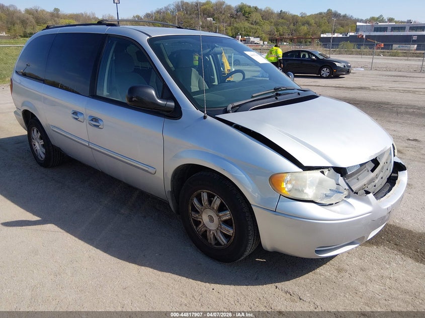 2006 Chrysler Town & Country Touring