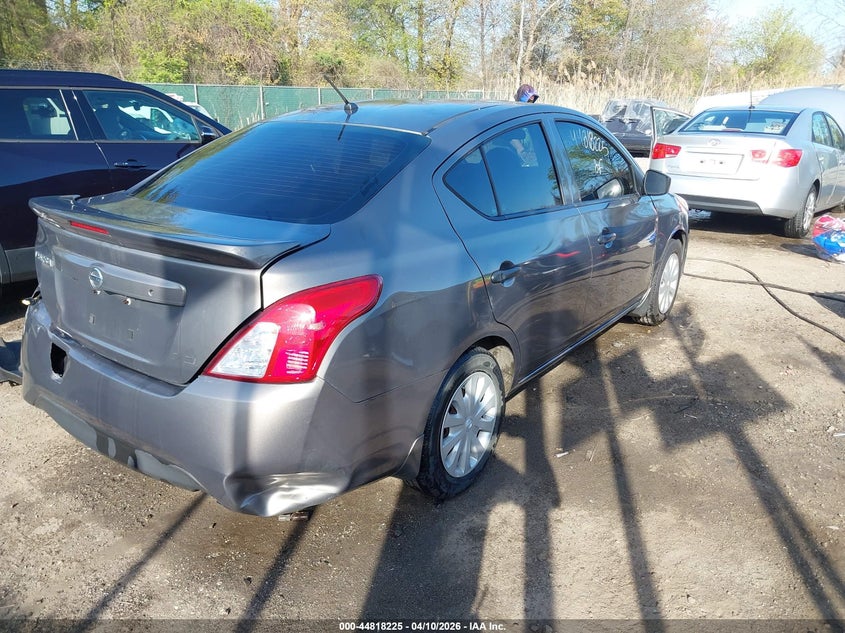 2016 Nissan Versa 1.6 S+