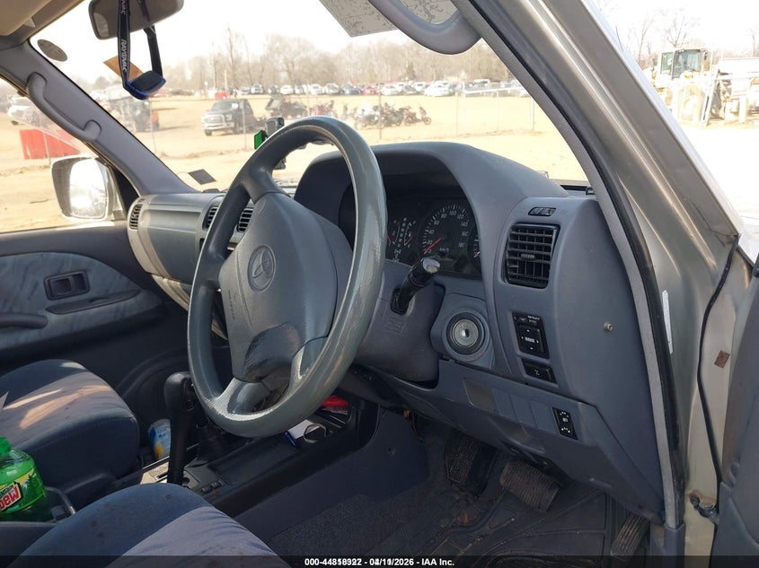 2000 Toyota Landcruiser VIN: VZJ950068393 Lot: 44818322