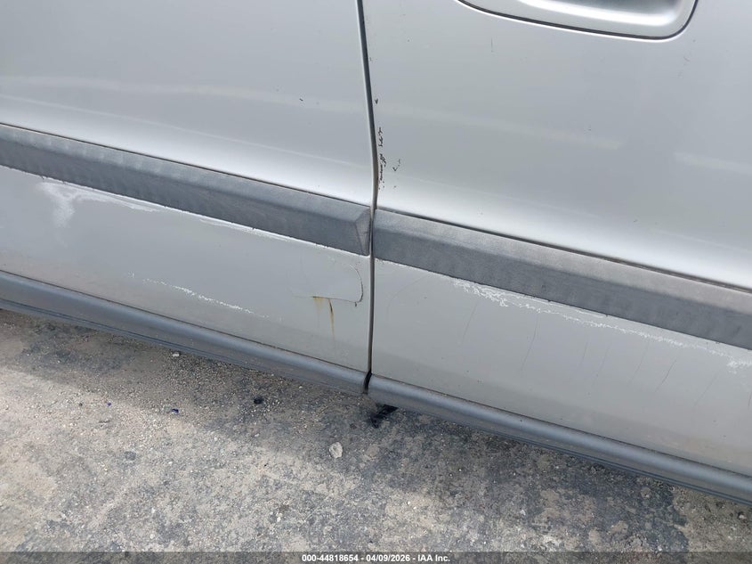 2003 Volvo V70 2.4 VIN: YV1SW64A432322480 Lot: 44818654