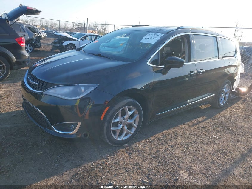 2017 Chrysler Pacifica Touring-L Plus