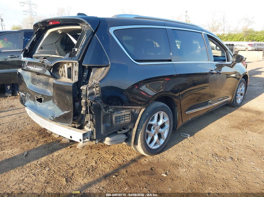 2017 Chrysler Pacifica Touring-L Plus