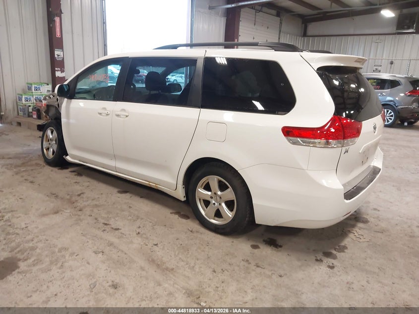 2014 Toyota Sienna Xle V6 8 Passenger