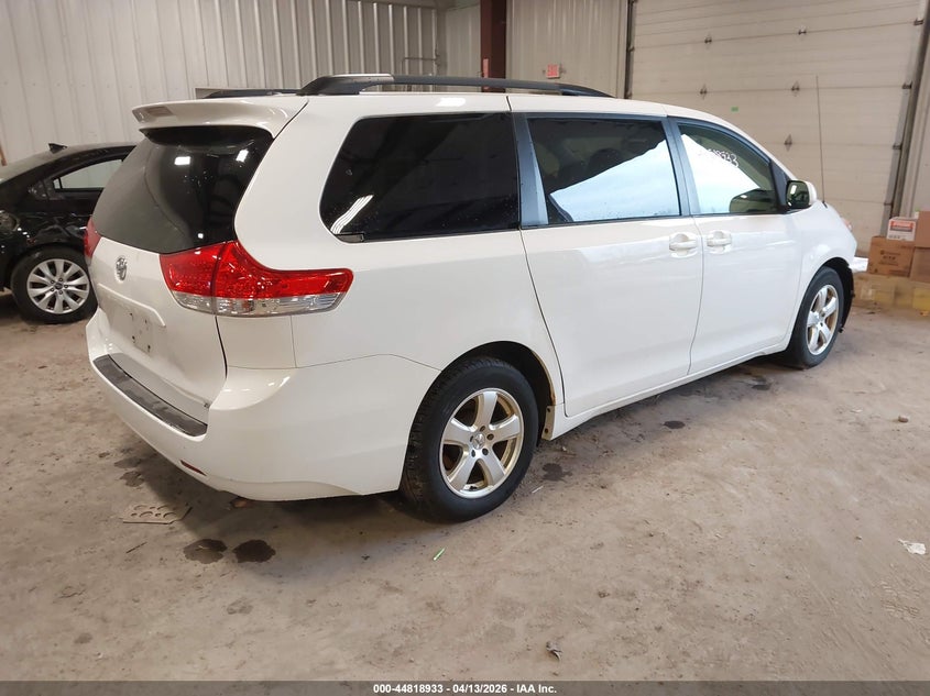 2014 Toyota Sienna Xle V6 8 Passenger