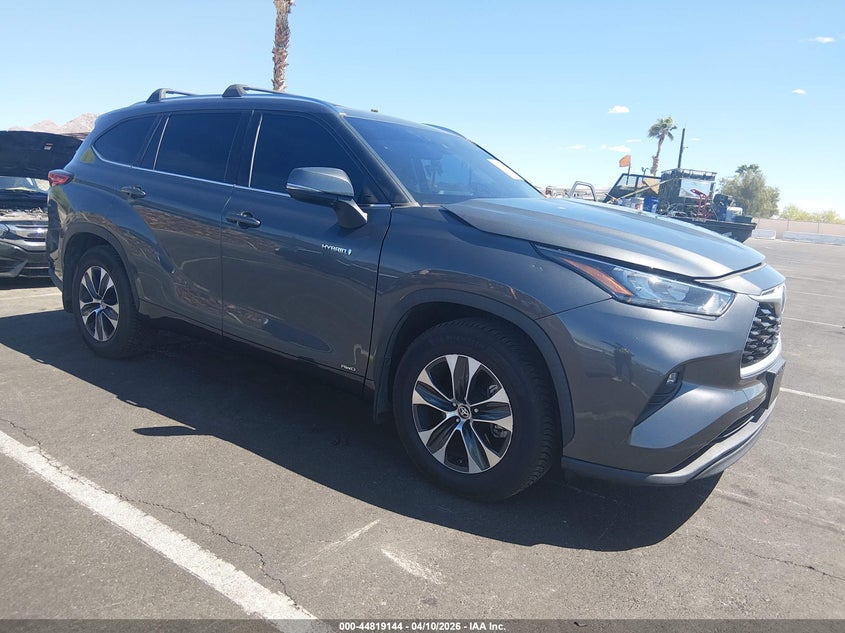 2020 Toyota Highlander Hybrid Xle