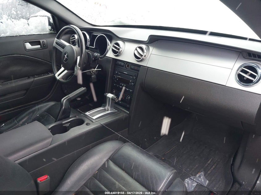 2007 Ford Mustang V6 Deluxe/V6 Premium