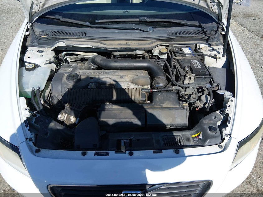 2011 Volvo S40 T5/T5 R-Design VIN: YV1672MS4B2531362 Lot: 44819257