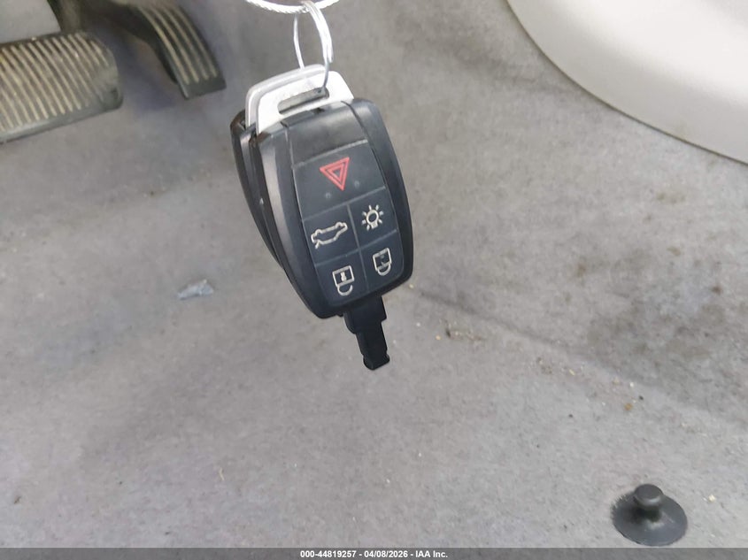 2011 Volvo S40 T5/T5 R-Design VIN: YV1672MS4B2531362 Lot: 44819257