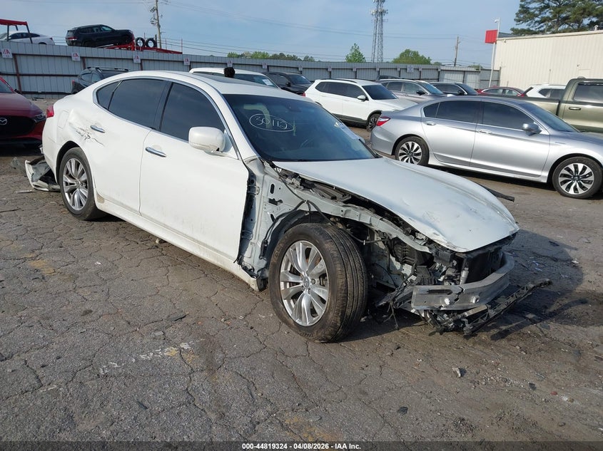 2011 INFINITI M37