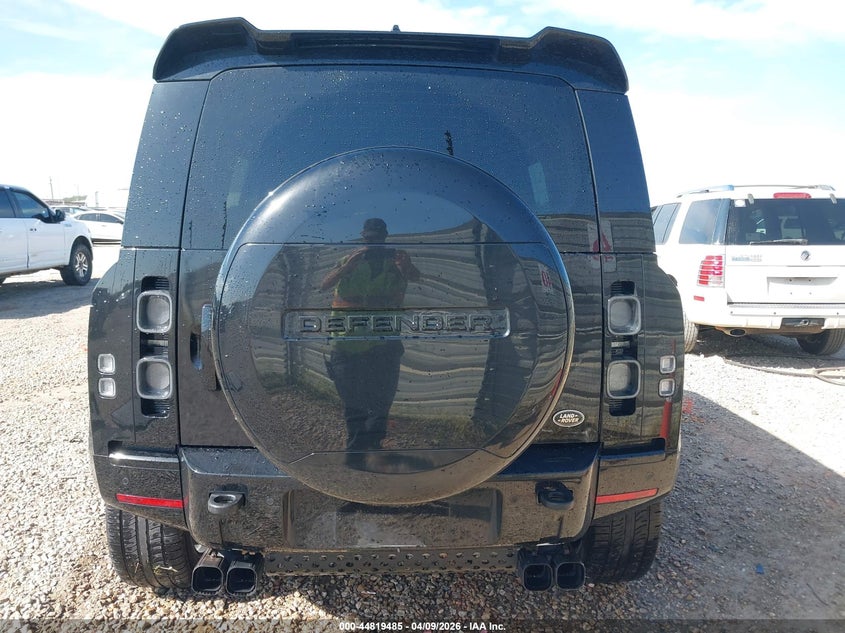 2022 Land Rover Defender 110 X-Dynamic Hse VIN: SALE37RUXN2079645 Lot: 44819485