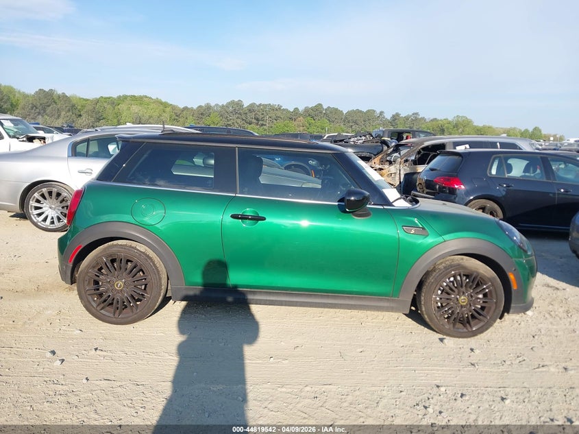 2022 Mini Se Hardtop Cooper VIN: WMW13DJ07N2R54755 Lot: 44819542