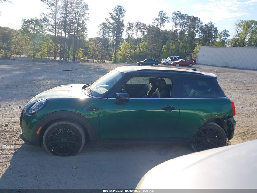 2022 Mini Se Hardtop Cooper VIN: WMW13DJ07N2R54755 Lot: 44819542