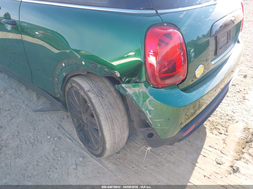 2022 Mini Se Hardtop Cooper VIN: WMW13DJ07N2R54755 Lot: 44819542