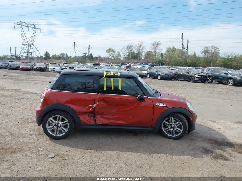 2012 Mini Cooper S VIN: WMWSV3C52CT385998 Lot: 44819601