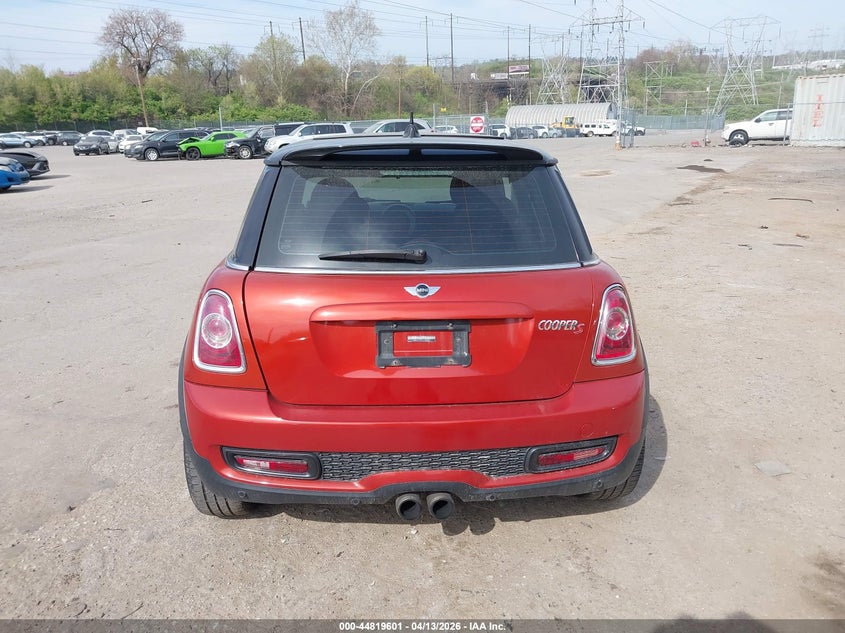 2012 Mini Cooper S VIN: WMWSV3C52CT385998 Lot: 44819601