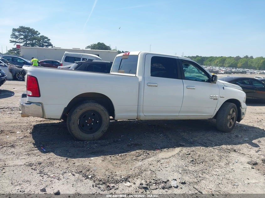 1C6RR7TT7KS658845 2019 Ram 1500 5.7 Ram Classic Big Horn 4X4 6'4 Box white