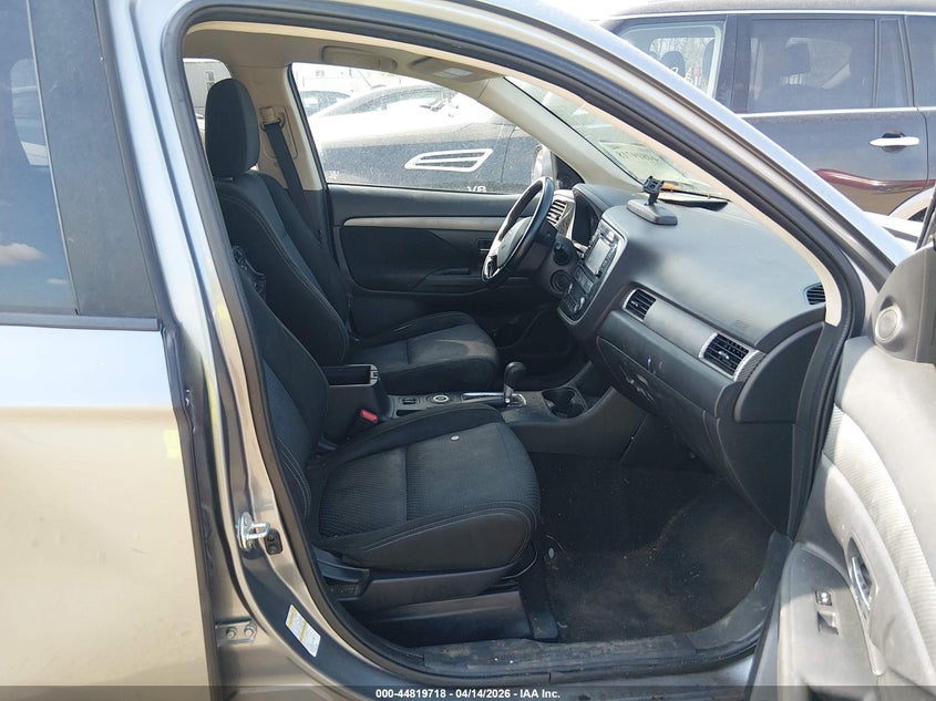 2016 Mitsubishi Outlander Se