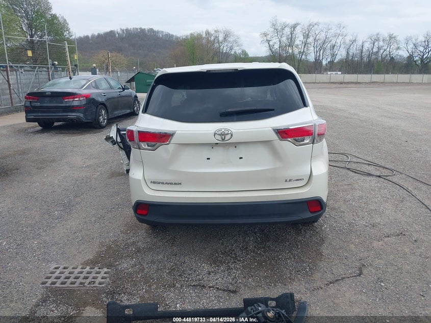 2015 Toyota Highlander 3.5 Le V6 white Lot 111044819733 Vin 5TDBKRFH0FS088591