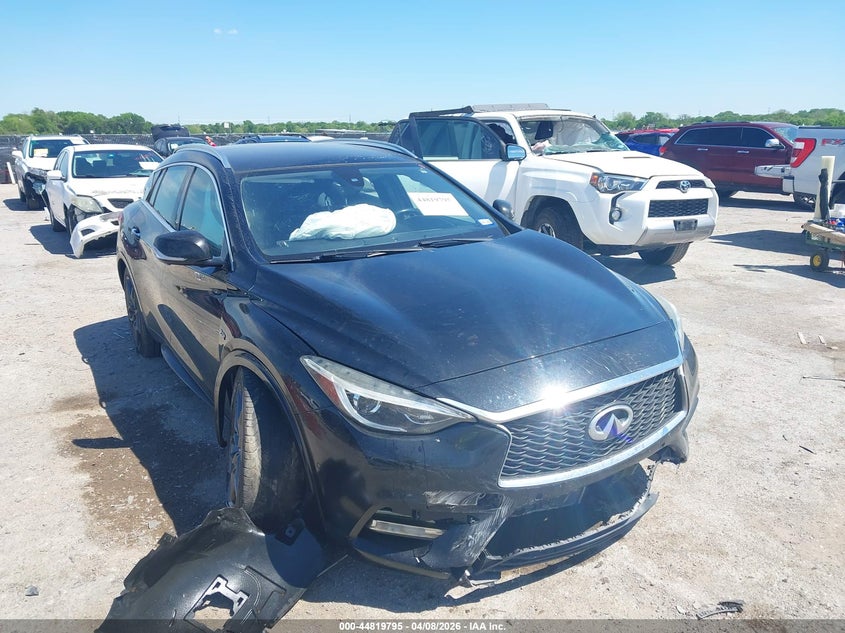 2017 INFINITI QX30 PREMIUM