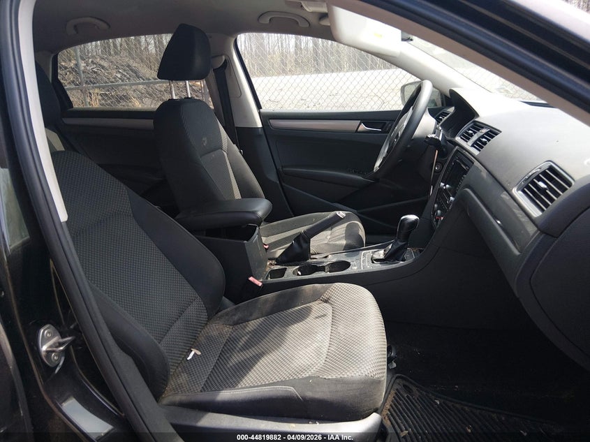 2013 Volkswagen Passat 2.5 S black Lot 111044819882 Vin 1VWAP7A30DC108041