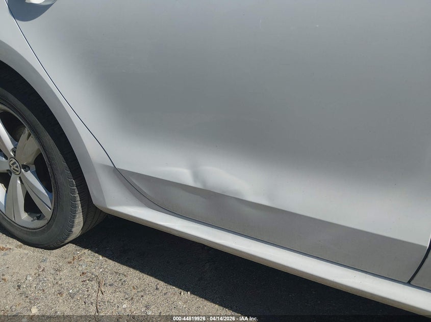 2015 Volkswagen Passat 1.8T Limited Edition VIN: 1VWAT7A30FC108409 Lot: 44819926